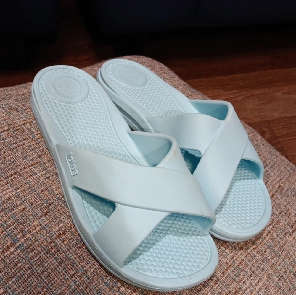 Totes Everywear Turquoise Soft Cushion Massaging Insole Womens 8 Slide Sandals